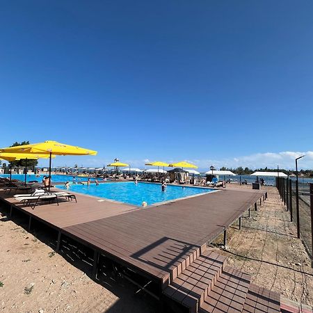 Апартаменты Deluxe Royal Beach Чок-Тал Экстерьер фото